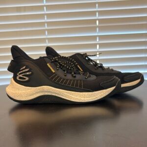 UA Black and Gold Men's Athletic Shoes Steph Curry